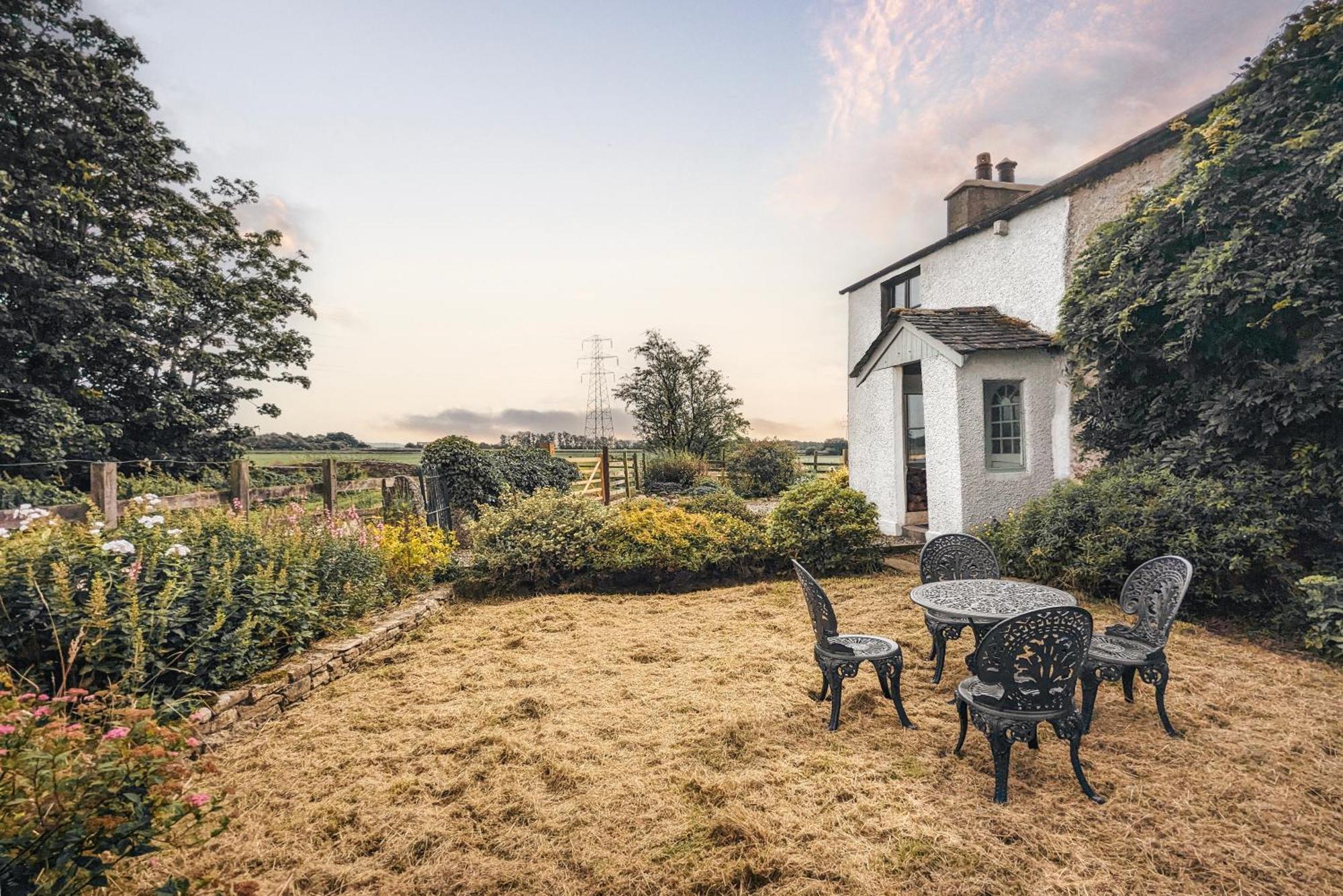 The Gilpin Farmhouse, Lake District Getaway Levens エクステリア 写真